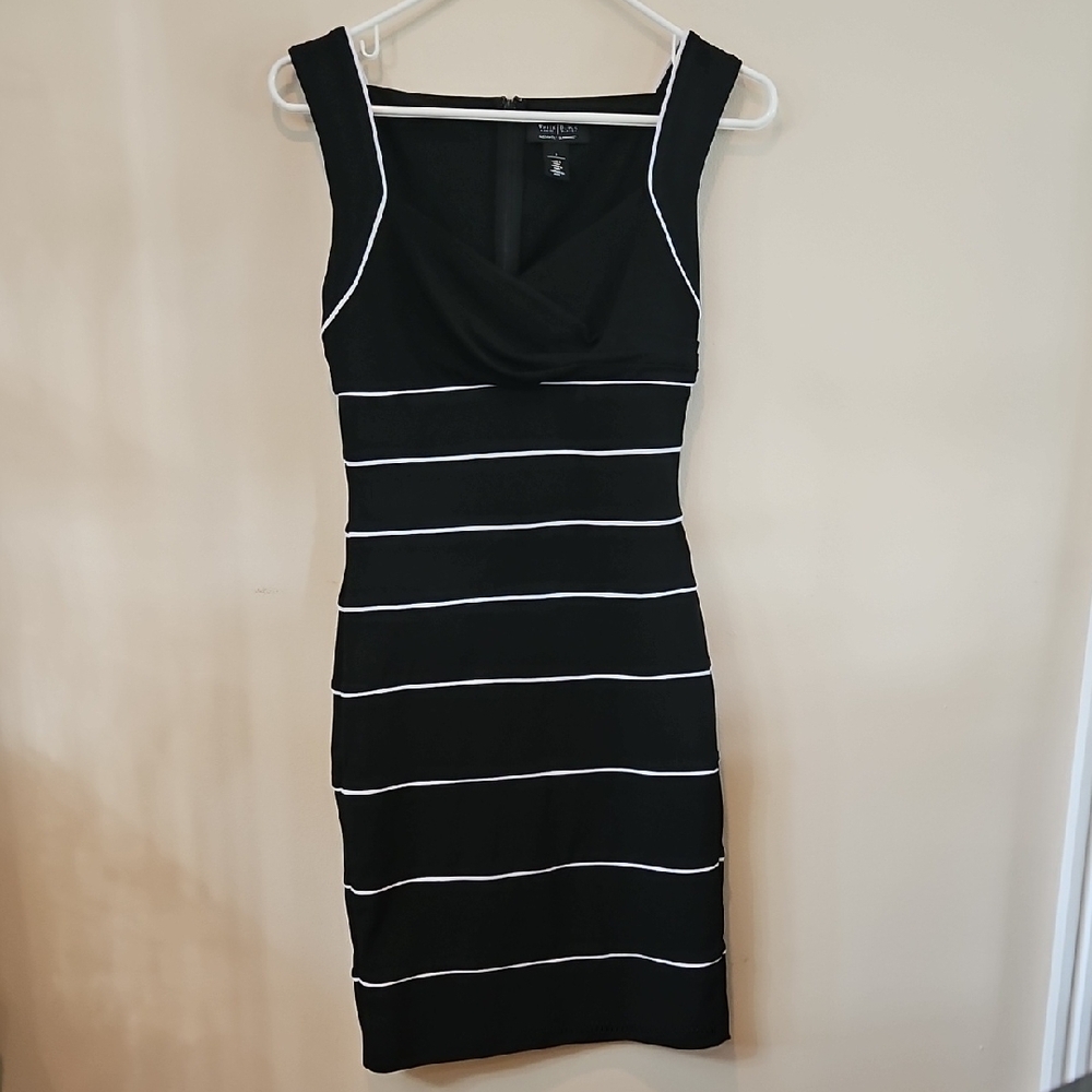 White House Black Market Black and White Sleeveless Bodycon Midi Dress